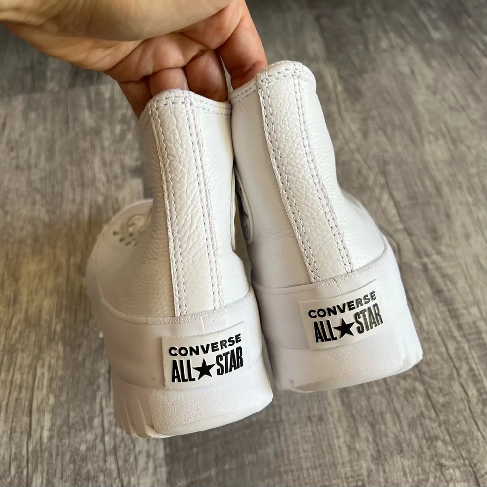 Converse Chuck Taylor All Star Lugged 2.0 Leather High Top White Size W10.5/M8.5